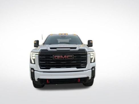 Used 2024 GMC Sierra 2500 AT4 w/ AT4 Premium Plus Package AWD/4WD image 8