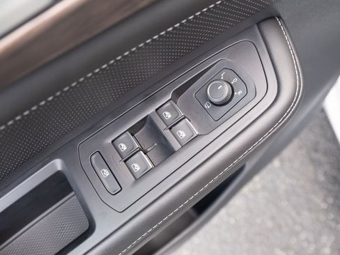 Used 2024 Volkswagen Atlas SEL Premium R-Line image 16