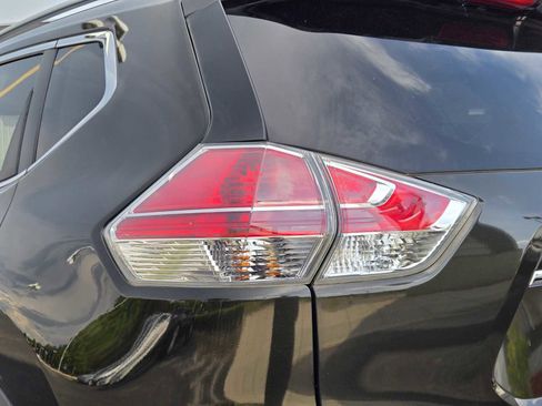 Used 2016 Nissan Rogue SL w/ SL Premium Package FWD image 9