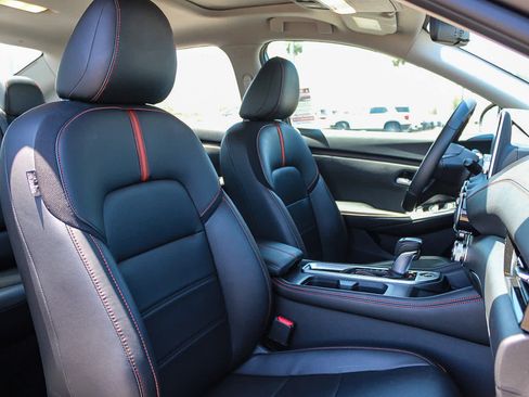 Used 2025 Nissan Sentra SR w/ SR Premium Package FWD image 16