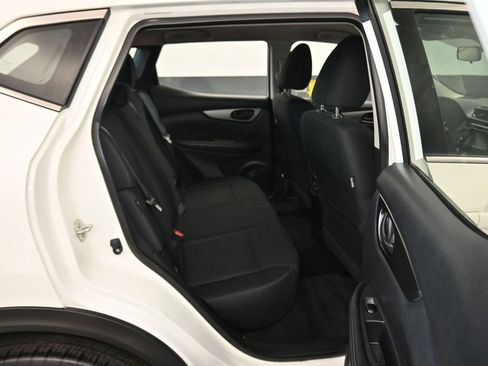 Used 2022 Nissan Rogue Sport S image 34