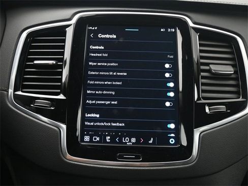 Used 2023 Volvo XC90 B6 Ultimate w/ Protection Package Premier image 17