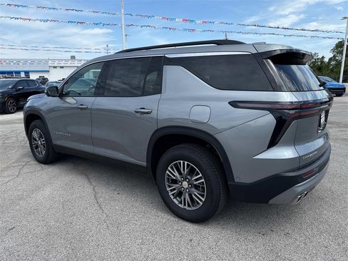 New 2025 Chevrolet Traverse LT w/ Enhanced Driving Package image 3