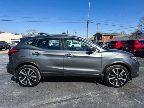 Used 2017 Nissan Rogue Sport SL w/ SL Premium Package image 9