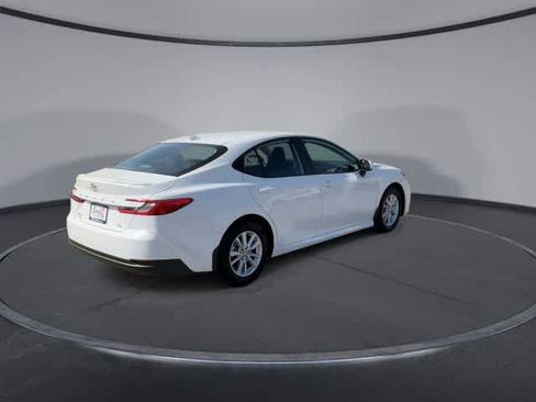 Used 2026 Toyota Camry LE w/ Convenience Package image 8