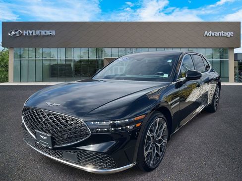 Certified 2023 Genesis G90 3.5T image 4