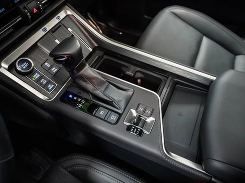 Used 2025 Lexus GX 550 AWD/4WD image 15
