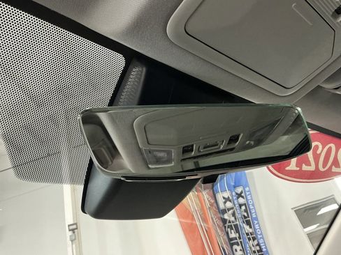 Used 2021 Toyota RAV4 XLE w/ Convenience Package image 14