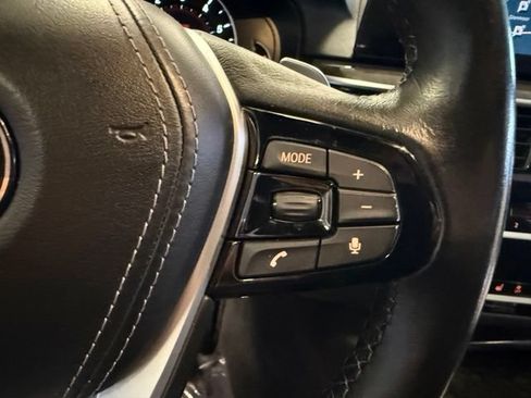 Used 2019 BMW 530i w/ Convenience Package RWD image 18