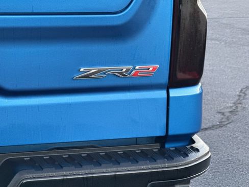Used 2022 Chevrolet Silverado 1500 ZR2 image 9
