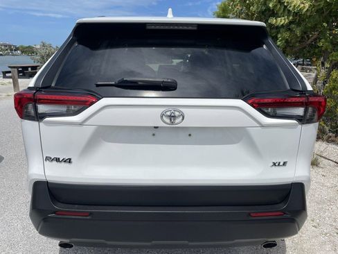 Used 2020 Toyota RAV4 XLE w/ Convenience Package FWD image 33