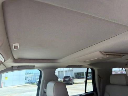 Used 2019 GMC Yukon Denali w/ Denali Ultimate Package RWD image 12