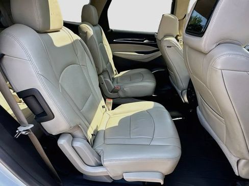 Used 2019 Buick Enclave Essence AWD/4WD image 30