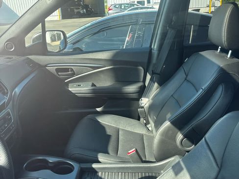 Certified 2023 Honda Passport EX-L image 4