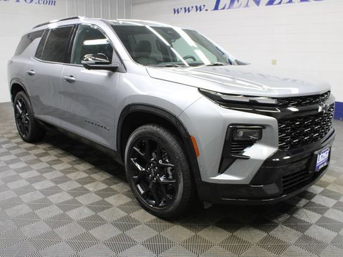 Used 2026 Chevrolet Traverse RS AWD/4WD image 3