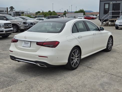 Used 2022 Mercedes-Benz E 350 Sedan image 4