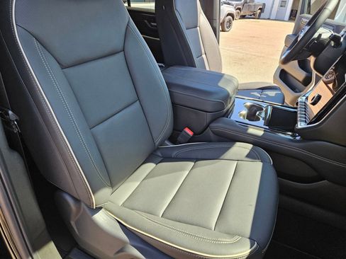 New 2026 GMC Yukon Elevation image 30