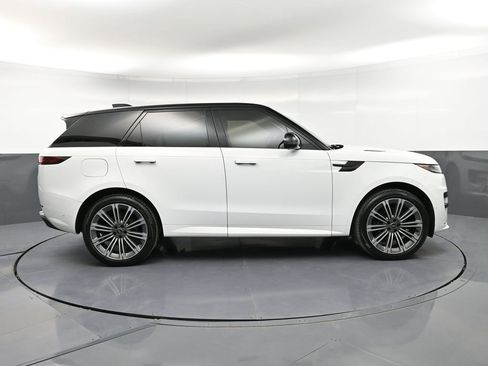 Used 2024 Land Rover Range Rover Sport Dynamic SE AWD/4WD image 9