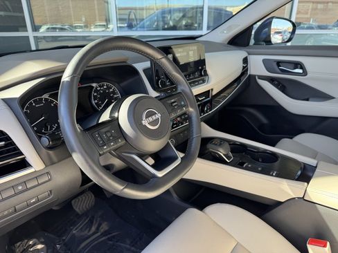 Used 2023 Nissan Rogue SL w/ SL Premium Package image 35