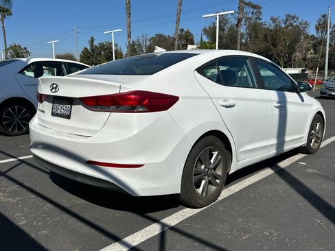 Used 2018 Hyundai Elantra Value Edition FWD image 3
