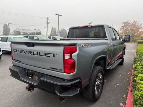 Used 2024 Chevrolet Silverado 2500 Custom w/ Custom Value Package image 3