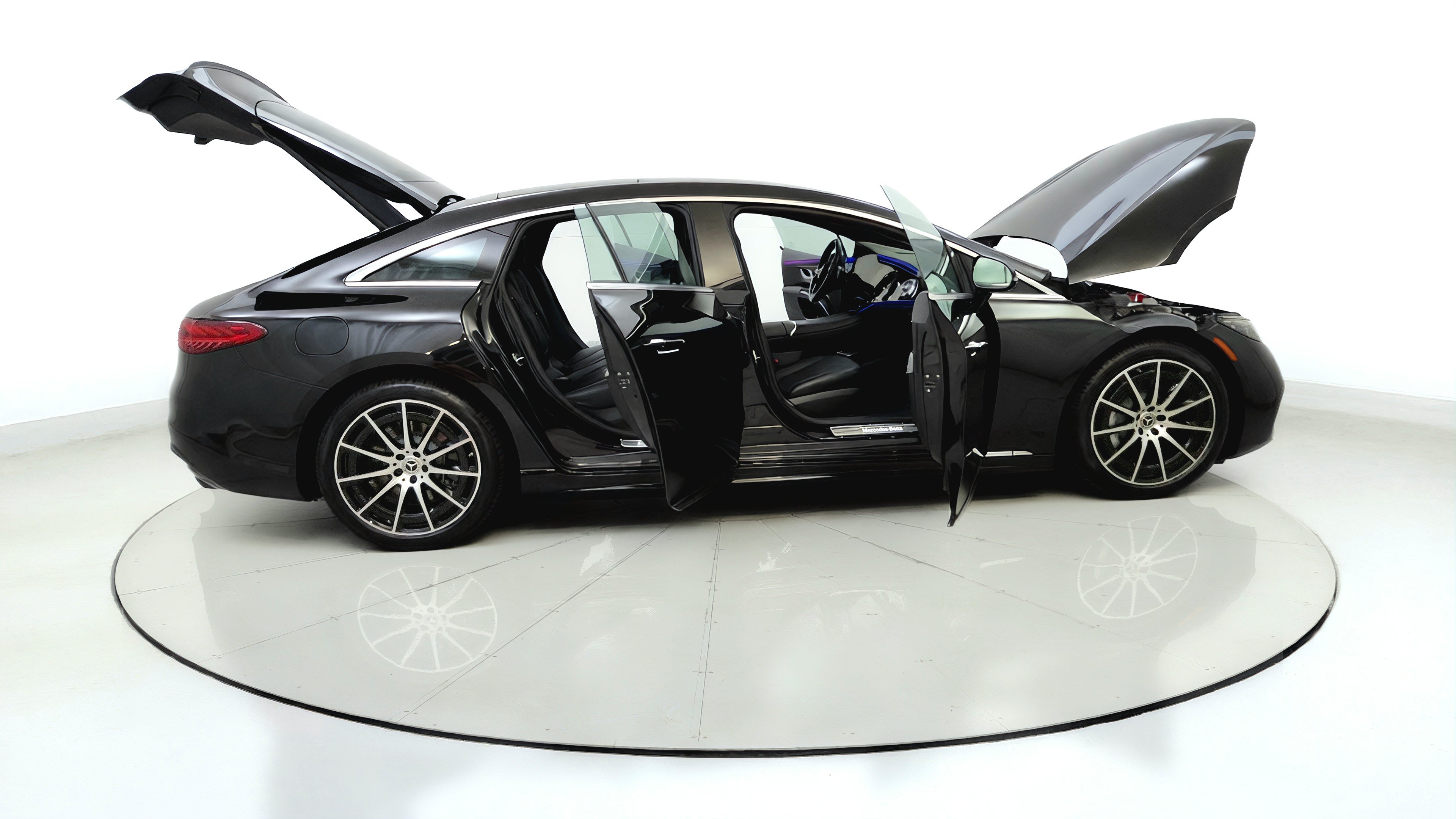 Used 2022 Mercedes-Benz EQS 580 4MATIC Sedan w/ Winter Package image 15