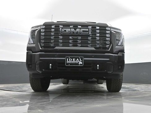 New 2025 GMC Sierra 3500 Denali Ultimate image 34