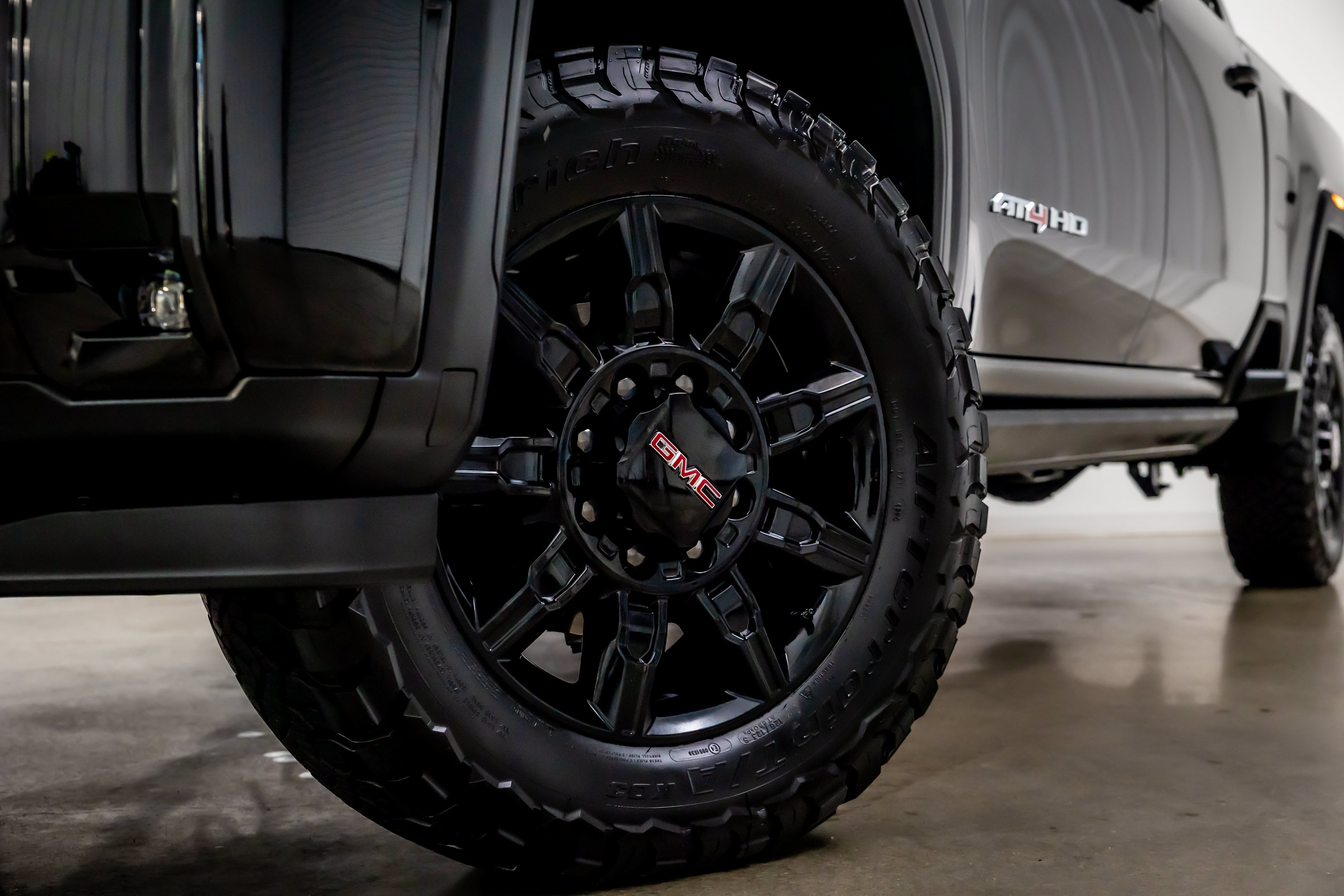 Used 2026 GMC Sierra 2500 AT4 w/ AT4 Premium Plus Package AWD/4WD image 25