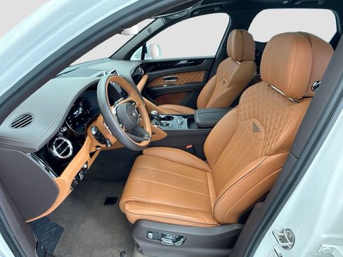 Used 2022 Bentley Bentayga image 18