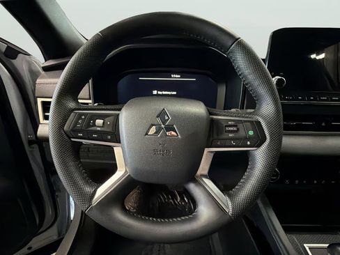 Used 2023 Mitsubishi Outlander SE Black Edition AWD/4WD image 15