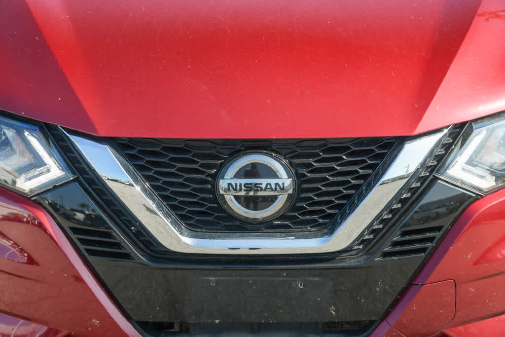 Used 2022 Nissan Rogue Sport SV FWD image 4