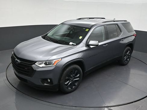 Used 2021 Chevrolet Traverse RS FWD image 16