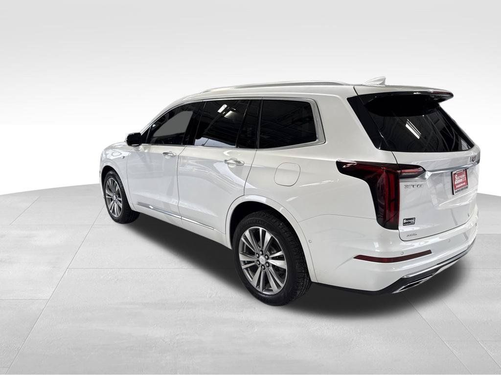 Used 2022 Cadillac XT6 Premium Luxury w/ Technology Package AWD/4WD image 4