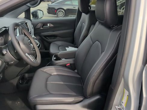 New 2026 Chrysler Voyager LX FWD image 19