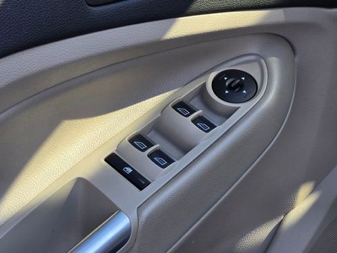 Used 2019 Ford Escape SEL image 19