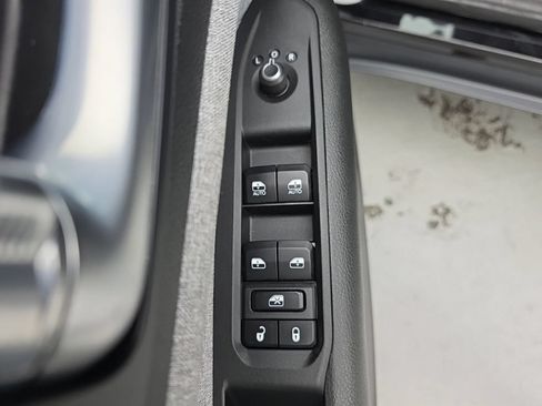 Used 2023 Jeep Compass Latitude AWD/4WD image 21