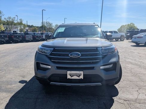 Certified 2023 Ford Explorer XLT w/ Equipment Group 202A AWD/4WD image 3