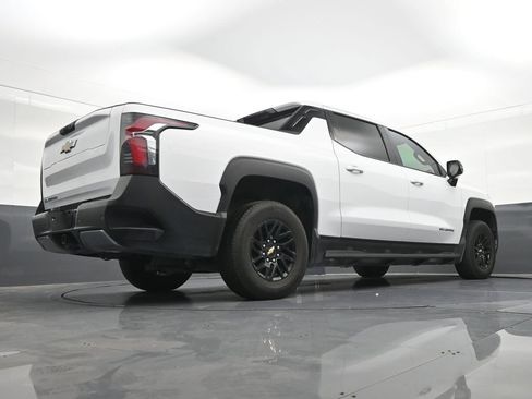Used 2025 Chevrolet Silverado EV LT AWD/4WD image 28