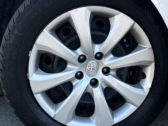 Used 2024 Toyota Corolla LE FWD image 10