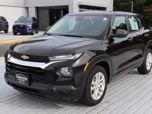 Used 2023 Chevrolet TrailBlazer LS FWD image 1