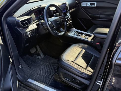 Used 2020 Ford Explorer Limited AWD/4WD image 3