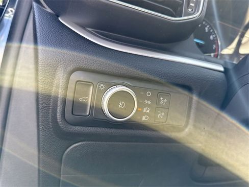 Used 2022 Ford Explorer XLT w/ Equipment Group 202A image 33