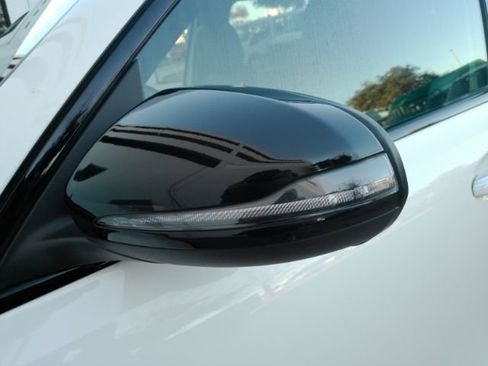 Used 2021 Mercedes-Benz GLB 250 image 17