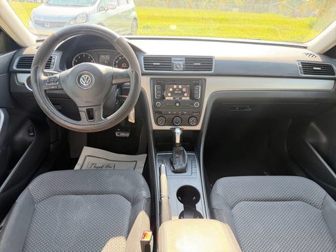Used 2014 Volkswagen Passat 2.5 S FWD image 19