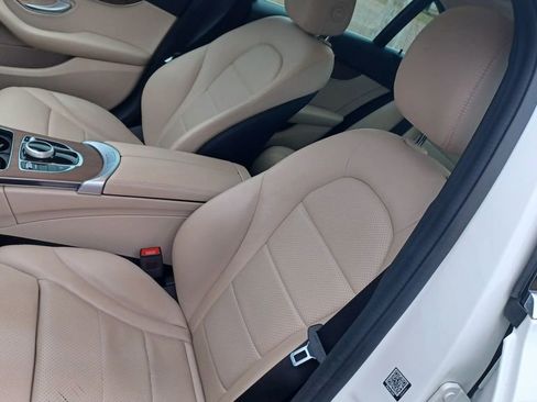 Used 2019 Mercedes-Benz C 300 4MATIC Sedan image 5