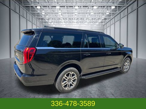 Used 2025 Ford Expedition Max Active AWD/4WD image 5