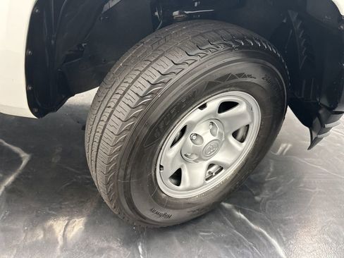 Used 2020 Toyota Tacoma SR image 30