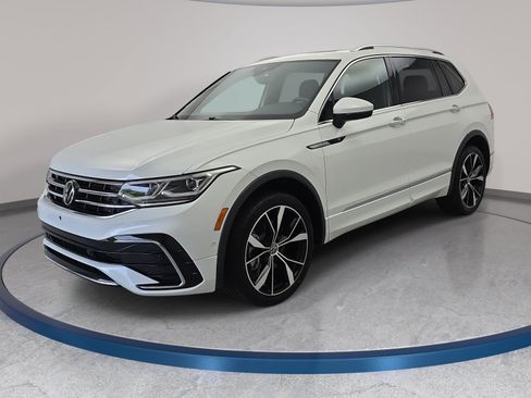 Certified 2024 Volkswagen Tiguan SEL R-Line AWD/4WD image 1