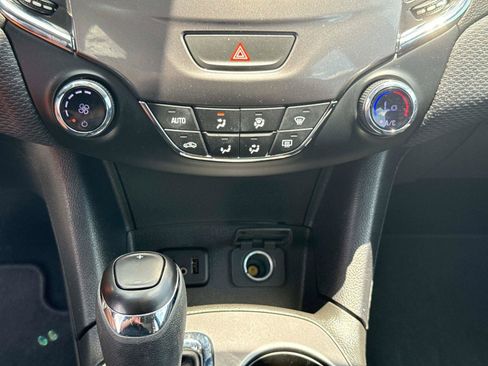 Used 2019 Chevrolet Cruze LT FWD image 22