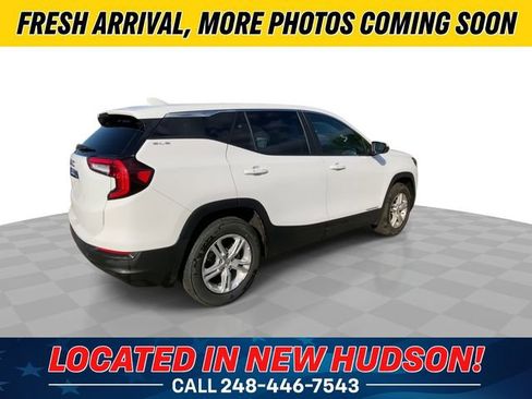 Used 2023 GMC Terrain SLE FWD image 2